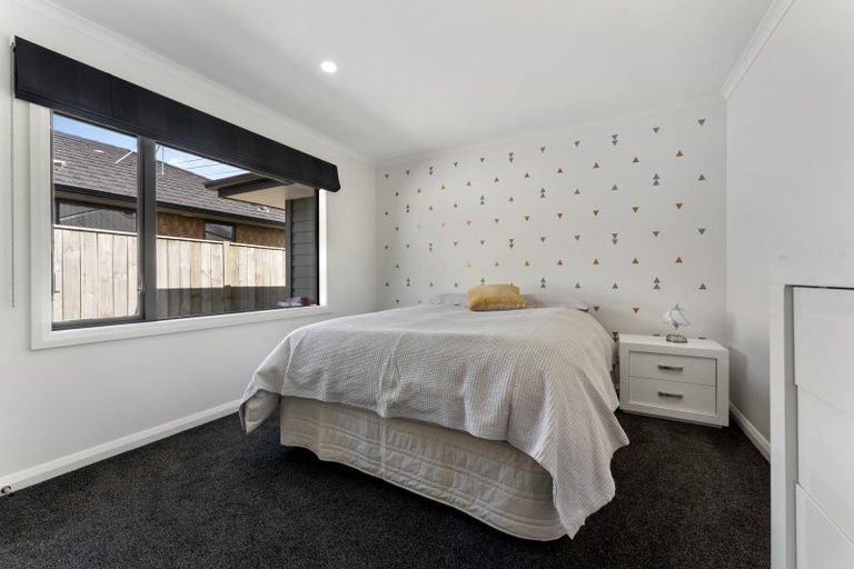 Photo of property in 25 Silicon Way, Fitzherbert, Palmerston North, 4410