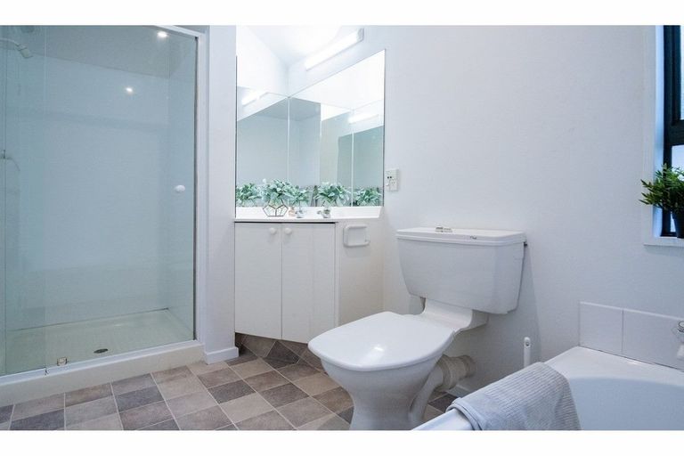 Photo of property in 2/32 Brockworth Place, Riccarton, Christchurch, 8011