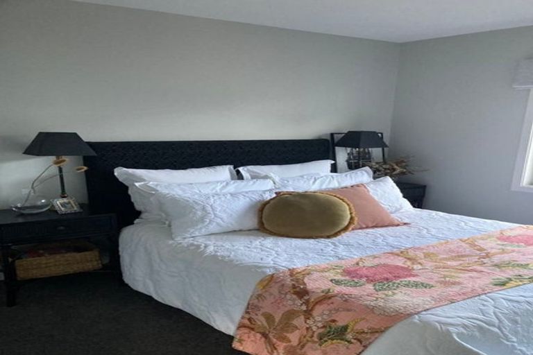 Photo of property in 8a Cuba Street, Takaro, Palmerston North, 4412