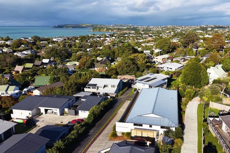 Photo of property in 29 Gledstane Road, Stanmore Bay, Whangaparaoa, 0932