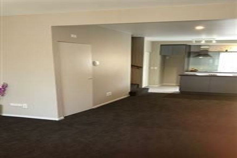 Photo of property in 16 Kirikiri Lane, East Tamaki, Auckland, 2013