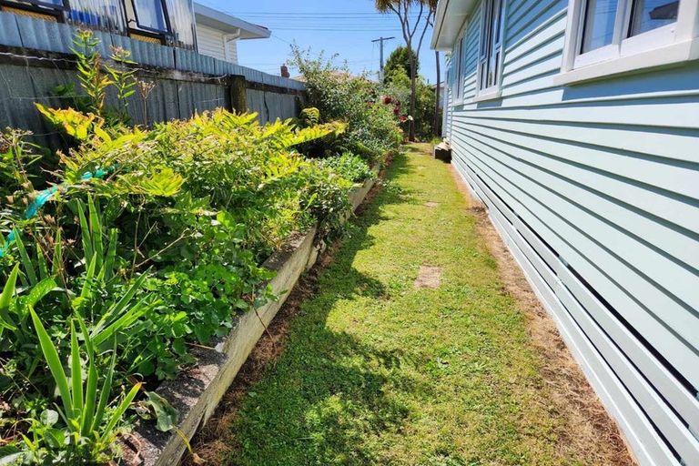 Photo of property in 32 Watene Crescent, Waitara, 4320