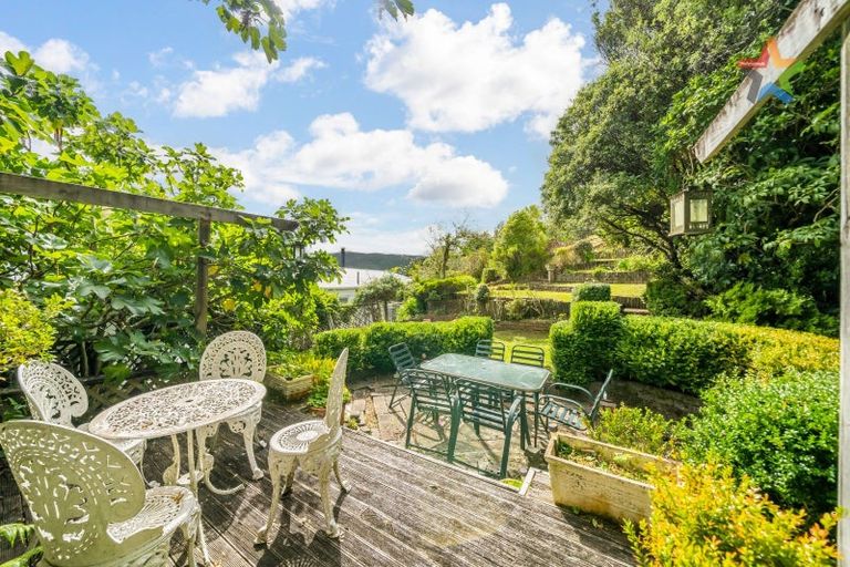 Photo of property in 5 Mokopuna Grove, Stokes Valley, Lower Hutt, 5019