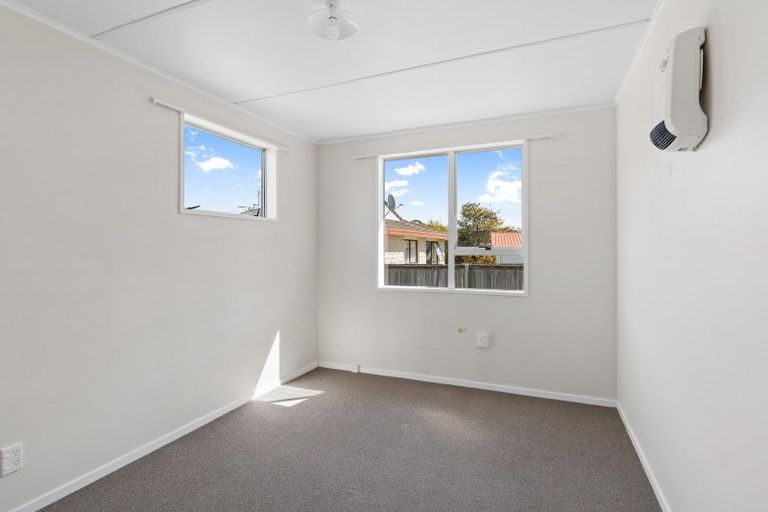Photo of property in 59a Kuaka Crescent, Bromley, Christchurch, 8062