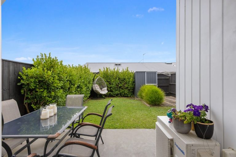 Photo of property in 26a Taikura Avenue, Red Beach, 0932