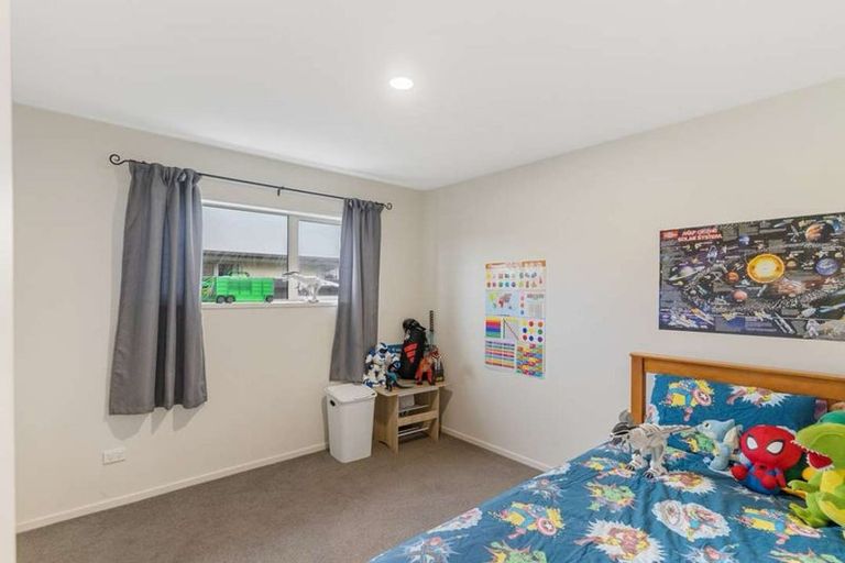 Photo of property in 15 Little Oaks Drive, Yaldhurst, Christchurch, 8042