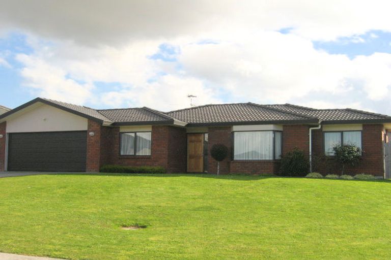 Photo of property in 5 Corrofin Drive, East Tamaki, Auckland, 2013