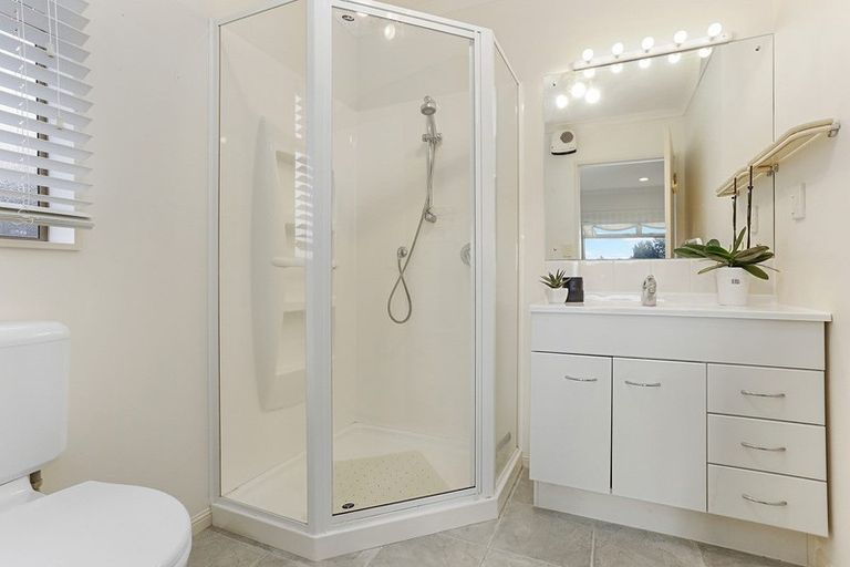 Photo of property in 35 Elan Place, Stanmore Bay, Whangaparaoa, 0932