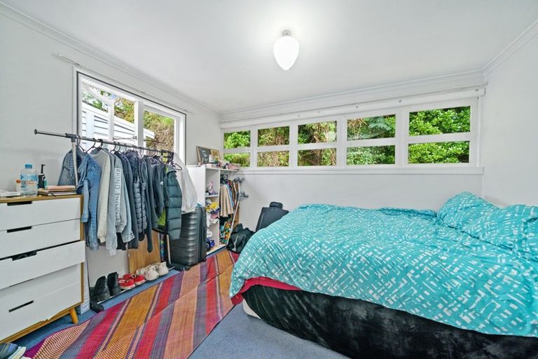 Photo of property in 143 Seatoun Heights Road, Miramar, Wellington, 6022