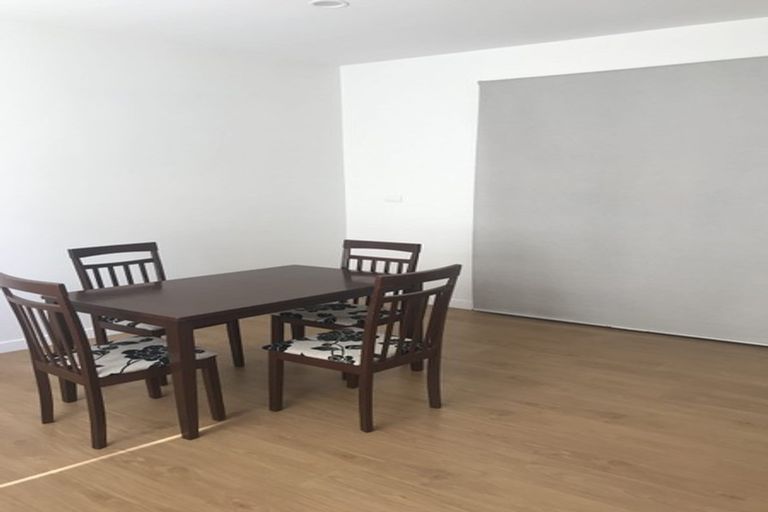 Photo of property in 24 Para Close, Fairview Heights, Auckland, 0632