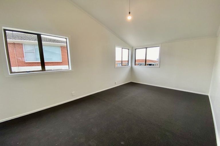 Photo of property in 85 Pupuke Road, Northcote, Auckland, 0627