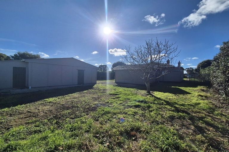 Photo of property in 180 Tasman Street, Opunake, 4616