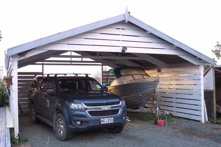 Photo of property in 956 Oneriri Road, Kaiwaka, 0573