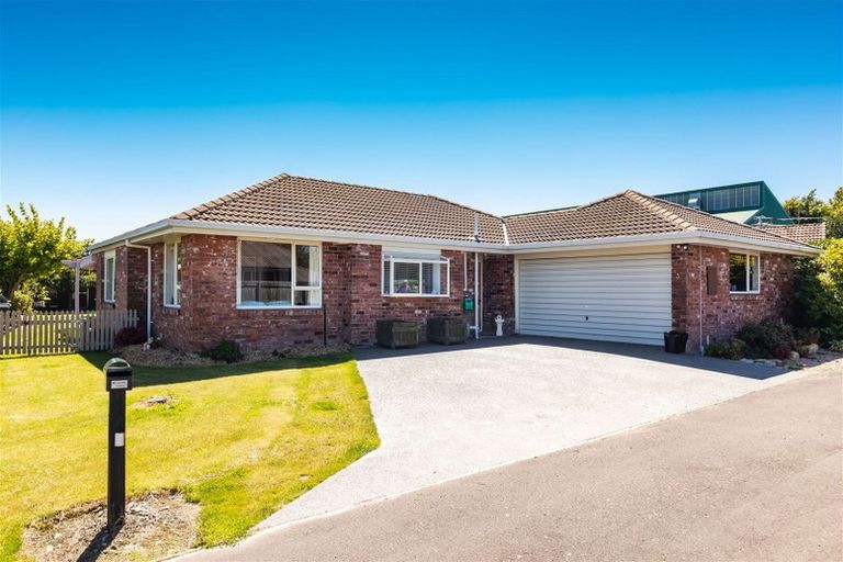 Photo of property in 13 Oldham Place, Darfield, 7510