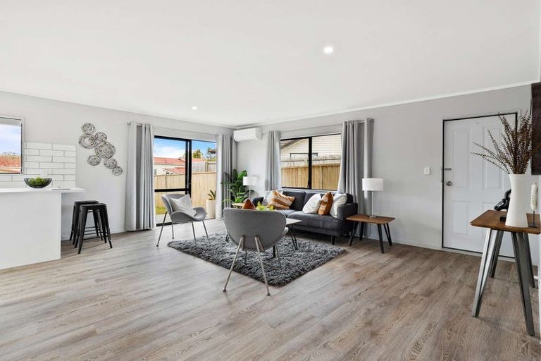Photo of property in 94a Beach Haven Road, Beach Haven, Auckland, 0626