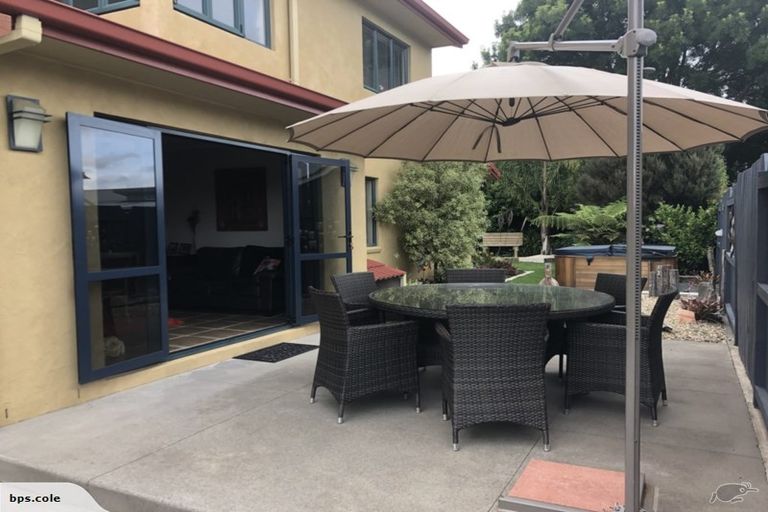 Photo of property in 102 Merriman Place, Pyes Pa, Tauranga, 3112