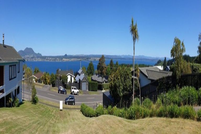 Photo of property in 100 Wakeman Road, Acacia Bay, Taupo, 3330