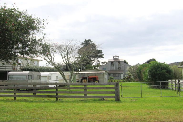 Photo of property in 27 Dawn Avenue, Hahei, Whitianga, 3591