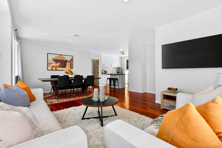 Photo of property in 17 Lysander Crescent, Beach Haven, Auckland, 0626