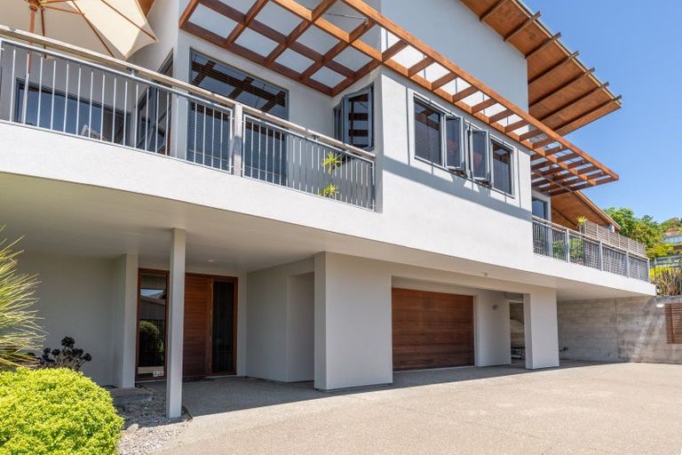 Photo of property in 18 Wakeman Road, Acacia Bay, Taupo, 3330