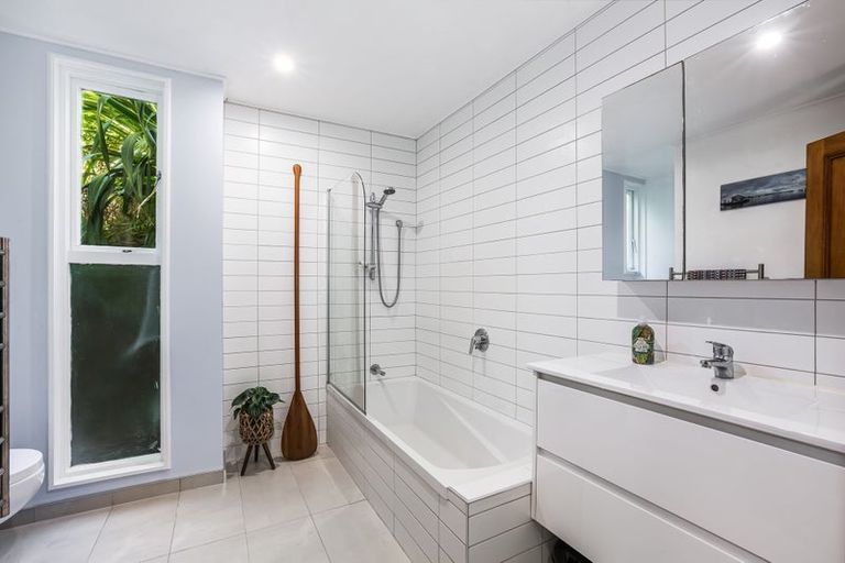 Photo of property in 21 Ferry Road, Days Bay, Lower Hutt, 5013