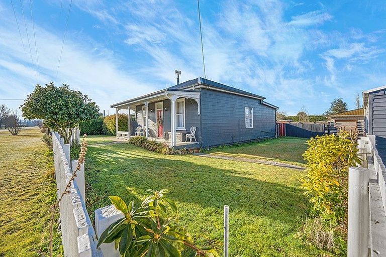 Photo of property in 4 Devon Street, Riversdale, 9776