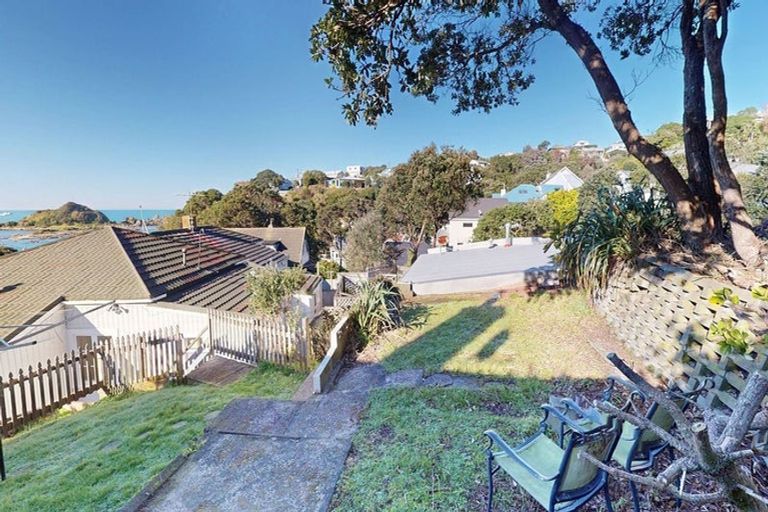 Photo of property in 3-5 Knoll Street, Island Bay, Wellington, 6023