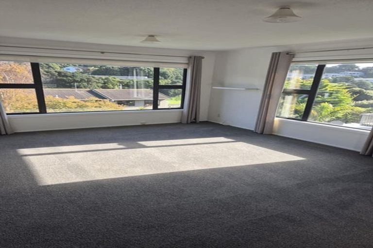 Photo of property in 49a Albatross Close, Whitby, Porirua, 5024