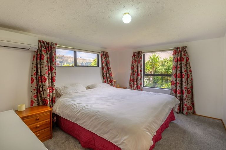 Photo of property in 11 Warner Place, Heathcote Valley, Christchurch, 8022