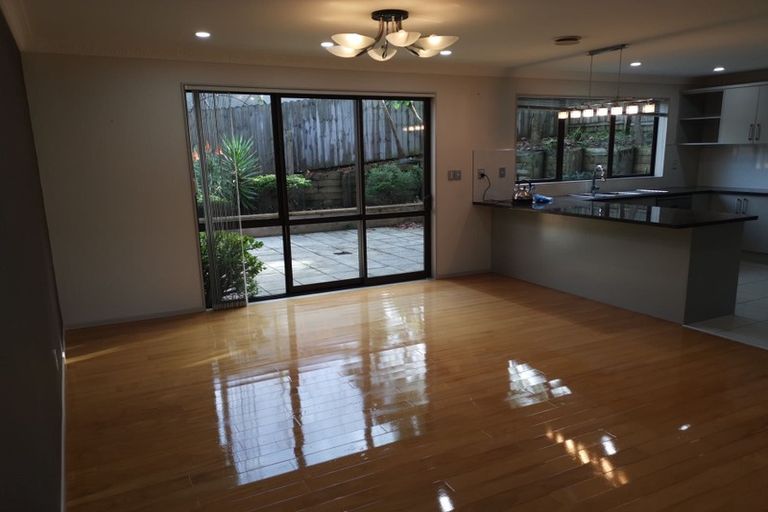 Photo of property in 10 Tekapo Rise, Fairview Heights, Auckland, 0632