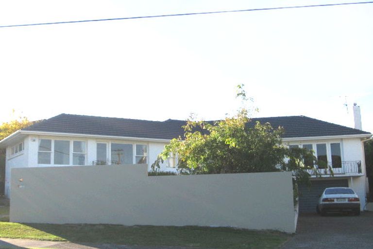 Photo of property in 36 Montgomery Avenue, Rothesay Bay, Auckland, 0630