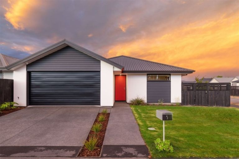 Photo of property in 5 Mclendon Green, Belfast, Christchurch, 8051