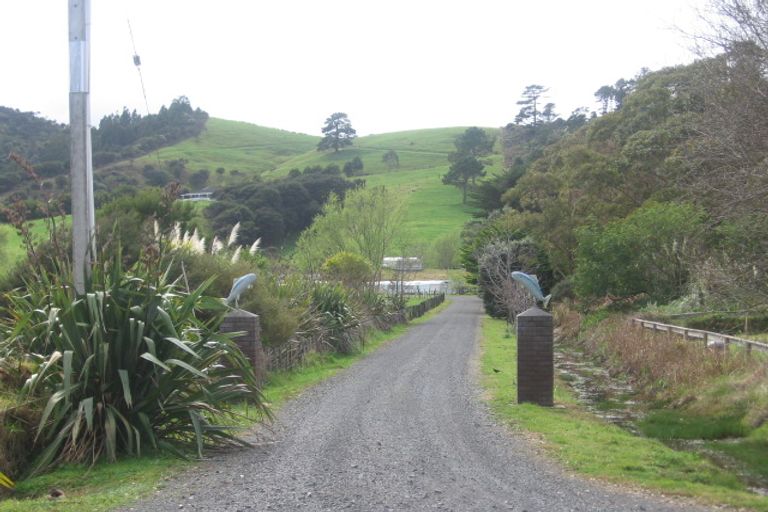 Photo of property in 2290 Long Bay Road, Coromandel, 3581