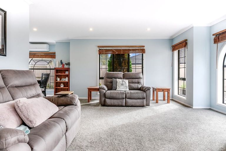 Photo of property in 10 Wakefield Place, Rototuna North, Hamilton, 3210