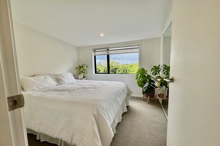 Photo of property in 5/8 Valron Road, Te Atatu South, Auckland, 0602