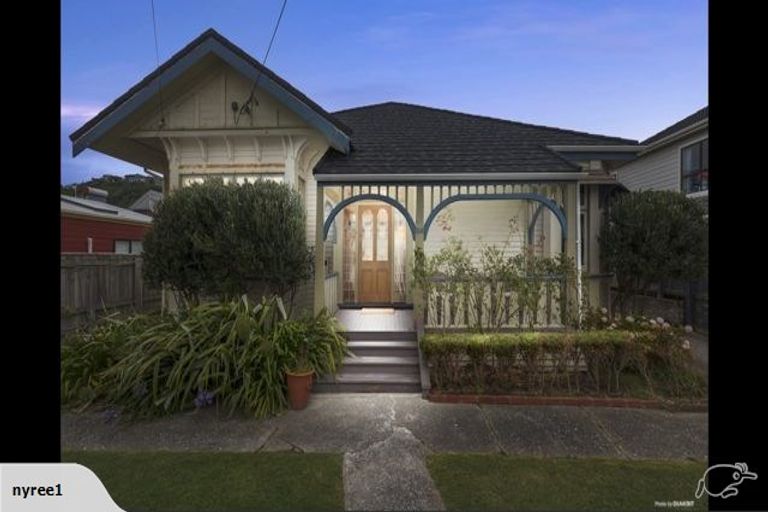 Photo of property in 108 Freyberg Street, Lyall Bay, Wellington, 6022