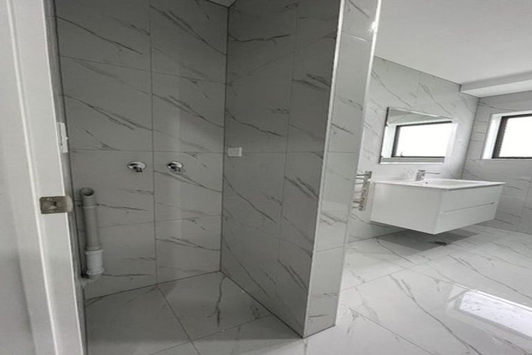 Photo of property in 152 Triangle Road, Massey, Auckland, 0614