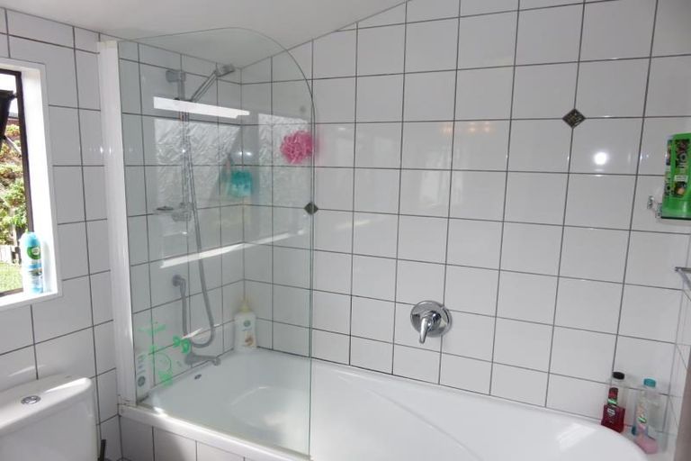 Photo of property in 7 Duggan Place, Johnsonville, Wellington, 6037