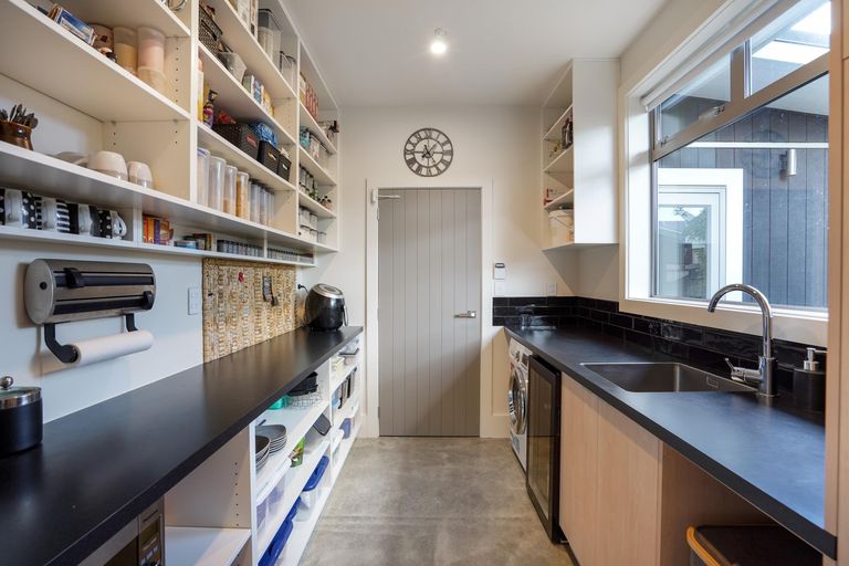 Photo of property in 123 Heretaunga Street, Palmerston North, 4414