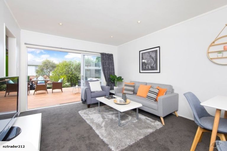 Photo of property in 2/56 Gowing Drive, Meadowbank, Auckland, 1072