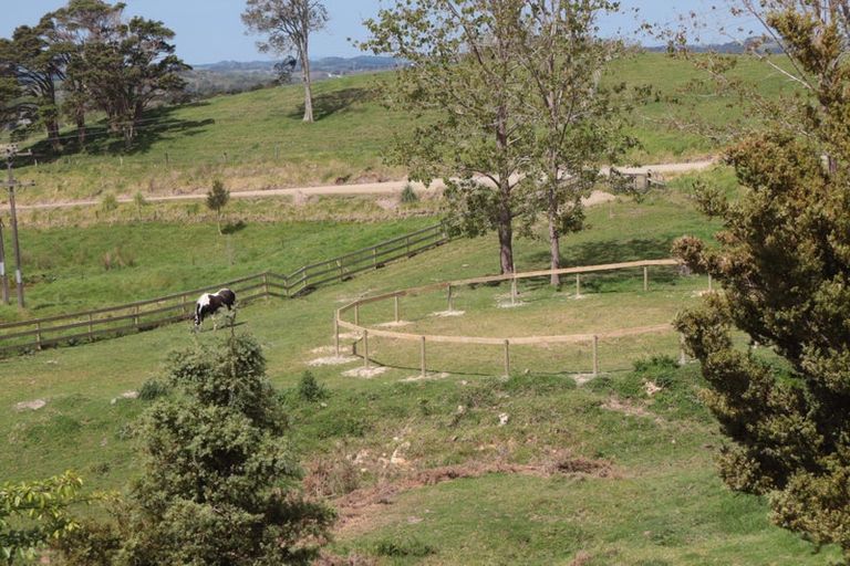 Photo of property in 7 James Road, Maungaturoto, 0587