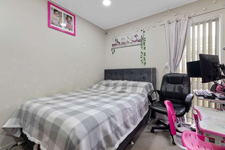 Photo of property in 2/20 Bingara Place, Favona, Auckland, 2024