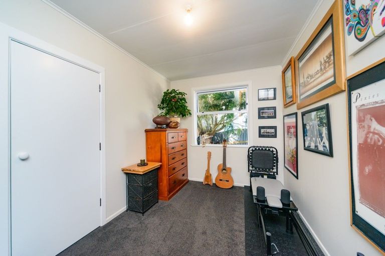 Photo of property in 26 Peters Avenue, Cloverlea, Palmerston North, 4412
