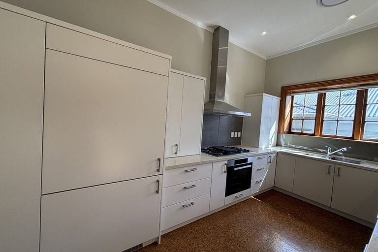 Photo of property in 17 Armour Avenue, Mount Victoria, Wellington, 6011