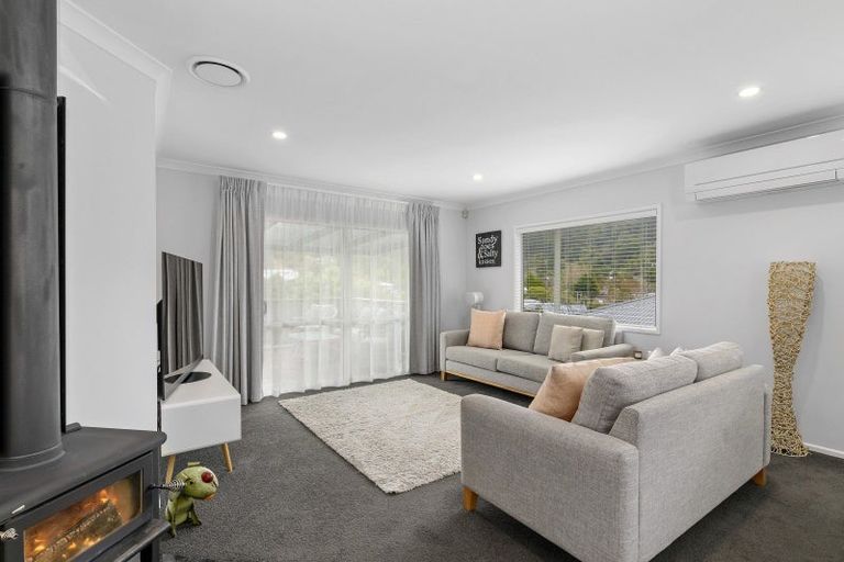 Photo of property in 31a Forest Road, Pinehaven, Upper Hutt, 5019