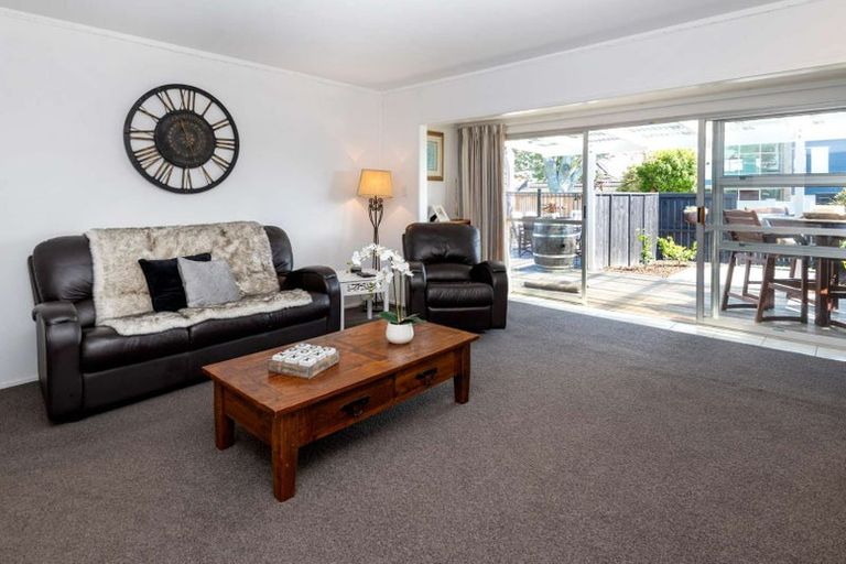Photo of property in 1/33 Bramley Drive, Farm Cove, Auckland, 2012