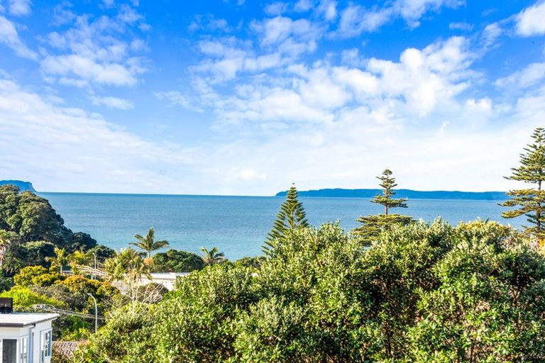 Photo of property in 2/9 Newhaven Terrace, Mairangi Bay, Auckland, 0630