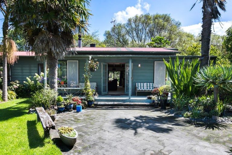 Photo of property in 48 Lysnar Street, Okitu, Gisborne, 4010