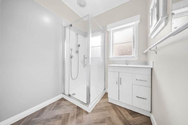 Photo of property in 2/14 Great South Road, Manurewa, Auckland, 2102