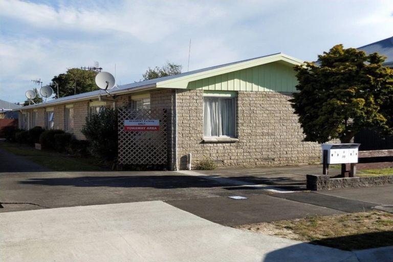 Photo of property in 20 Edgeware Road, Palmerston North, 4410